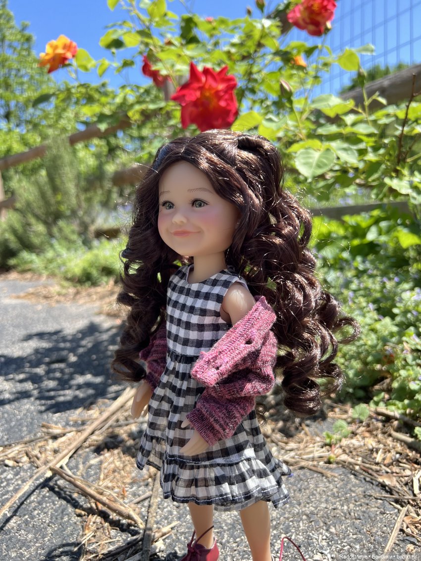 Первая клубника | Бэйбики Первая клубника — Куклы Ruby Red (Руби Ред) Fashion Friends: Siblies