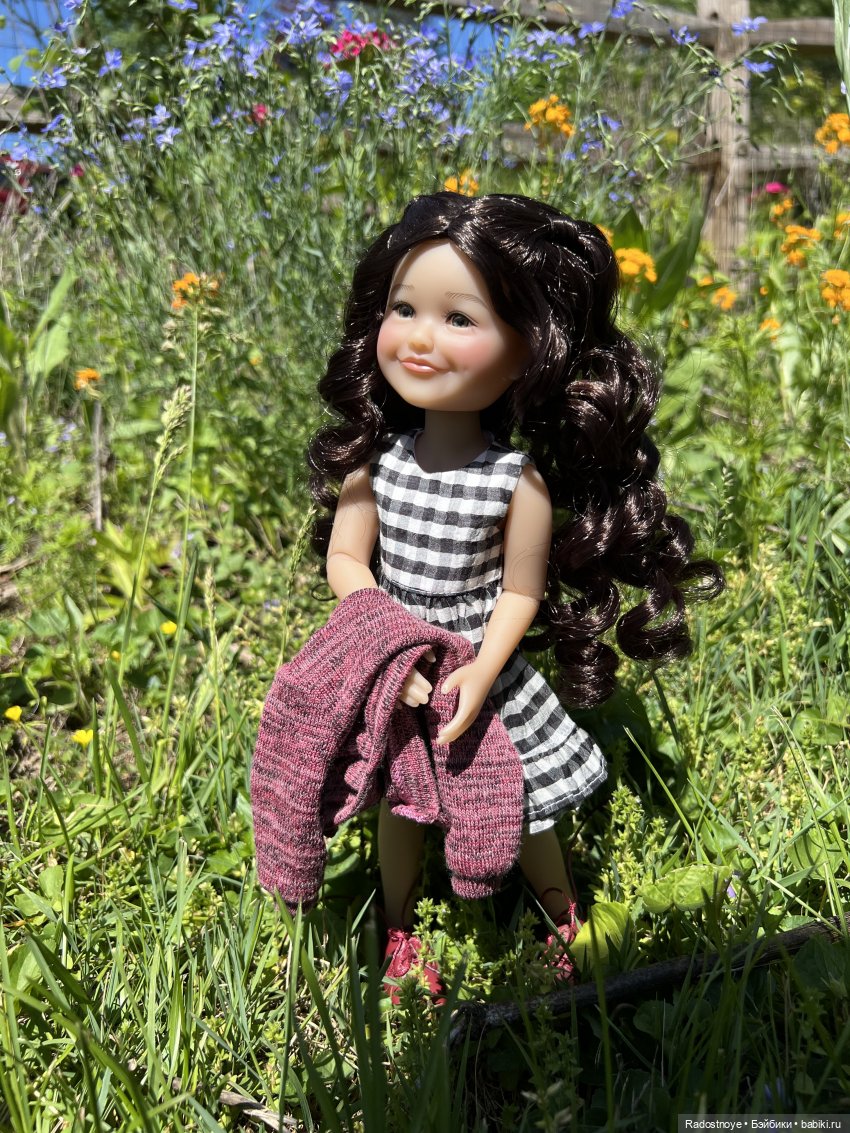 Первая клубника | Бэйбики Первая клубника — Куклы Ruby Red (Руби Ред) Fashion Friends: Siblies