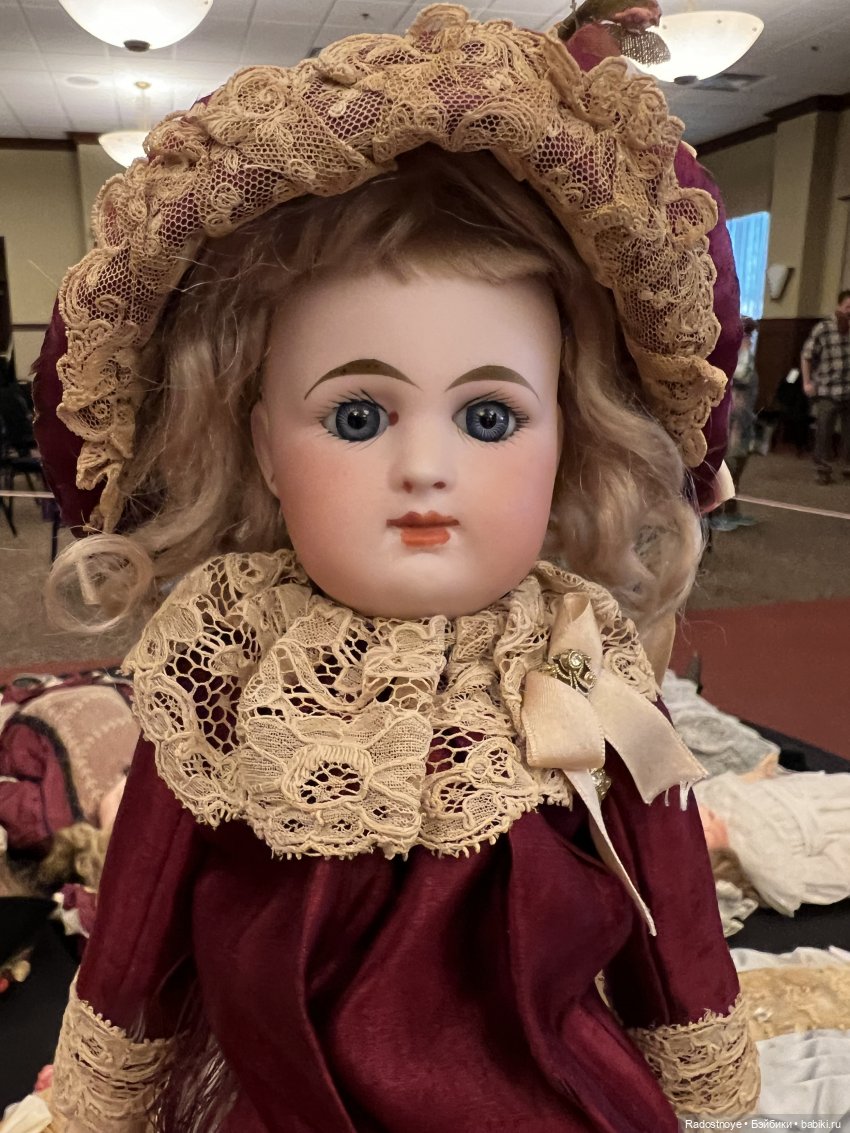 Обзор с аукциона антикварных кукол