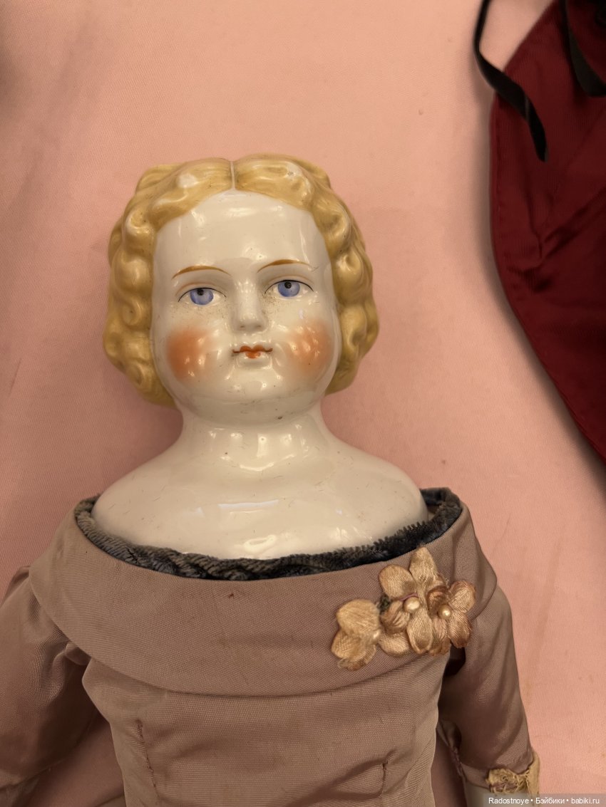 Обзор с аукциона антикварных кукол