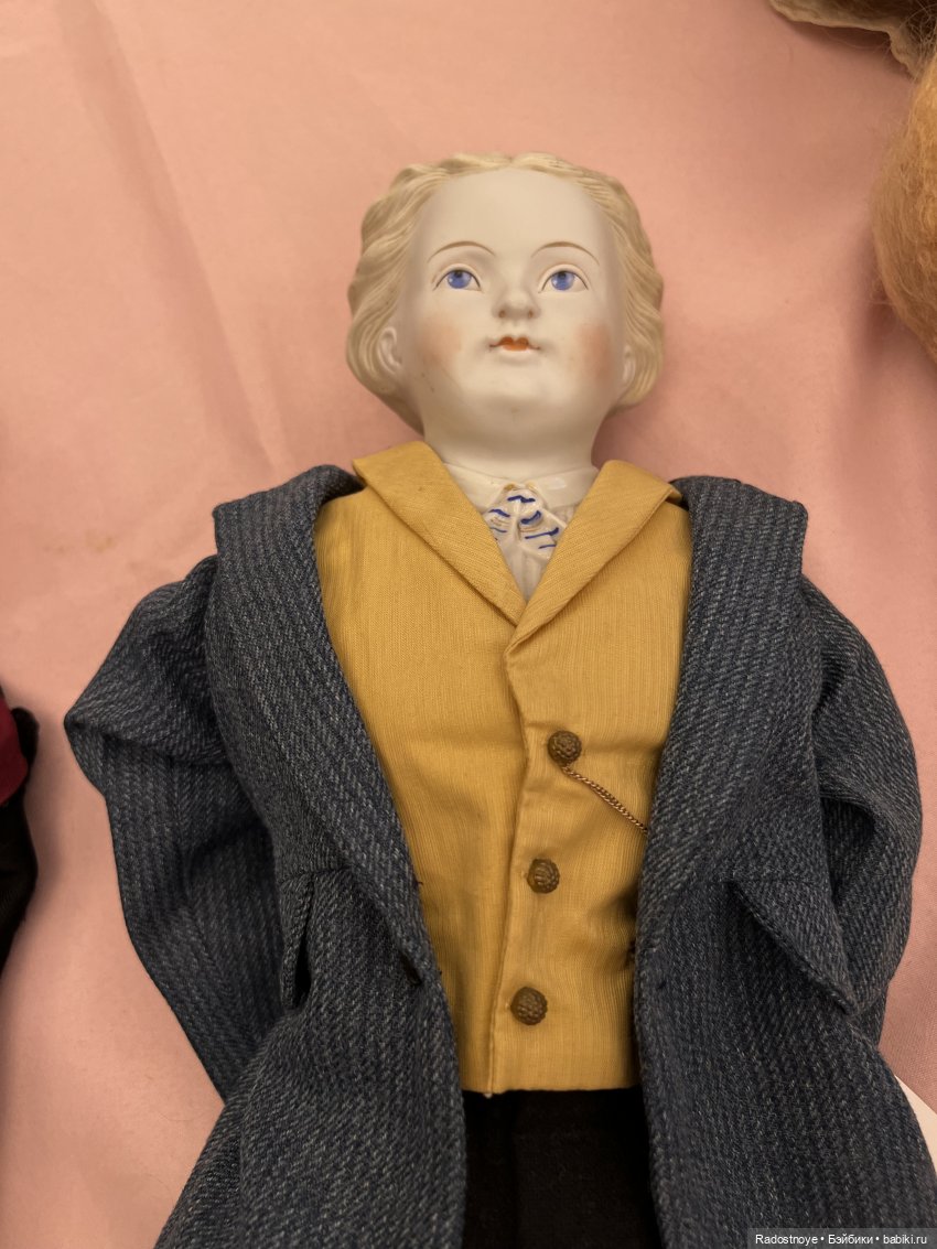 Обзор с аукциона антикварных кукол