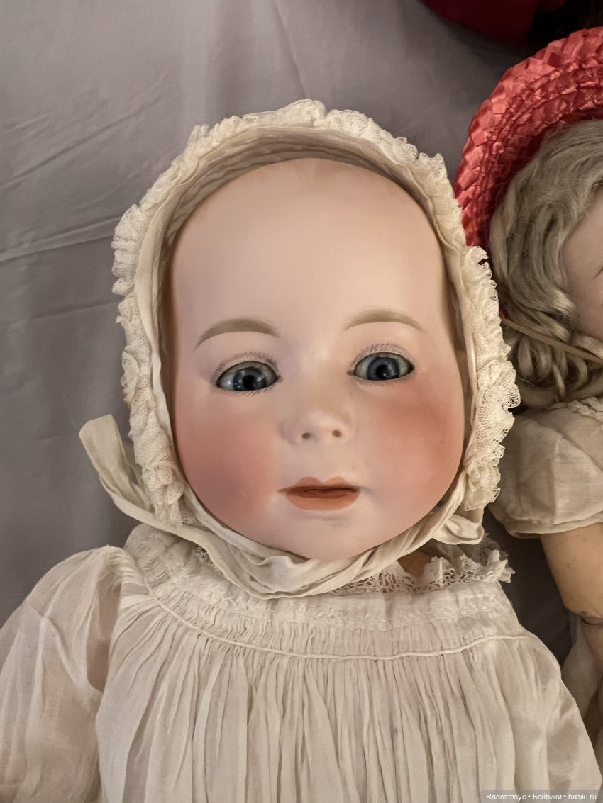 Обзор с аукциона антикварных кукол