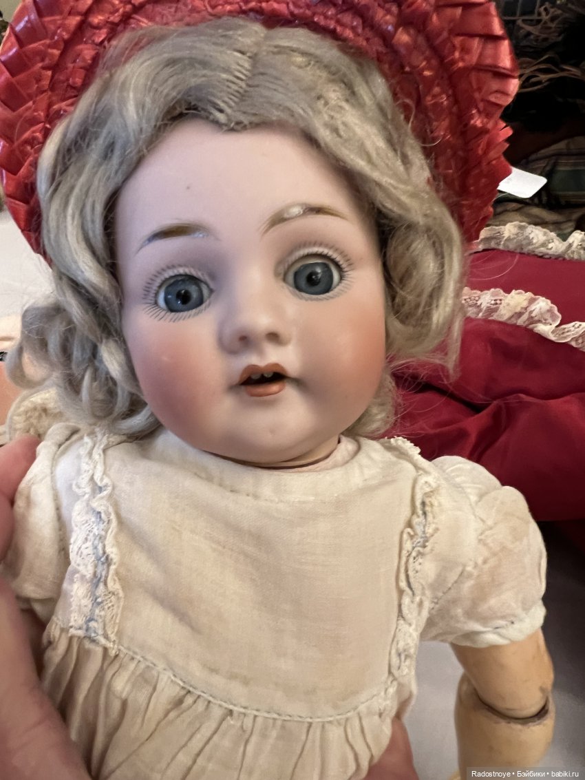 Обзор с аукциона антикварных кукол