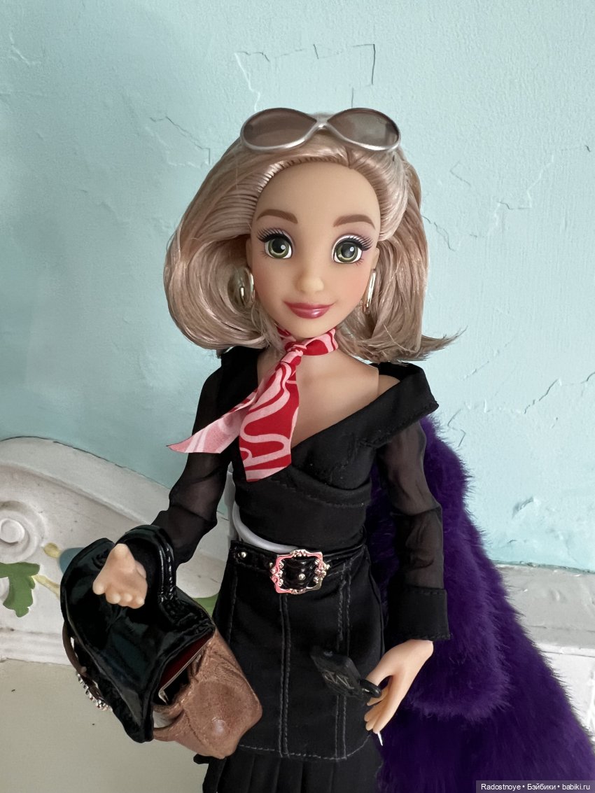 Обзор Disney Ily 4Ever «Дьявол носит Prada»