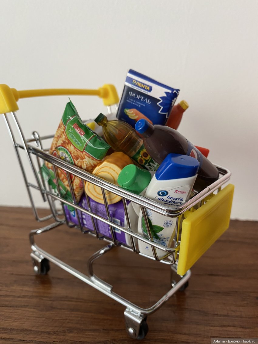 Мадам Грицацуева, загружает холодильник (фото 3)