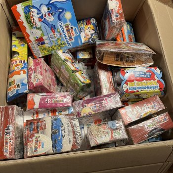 Ящик с киндерами- под ёлочкой 🎄🎁