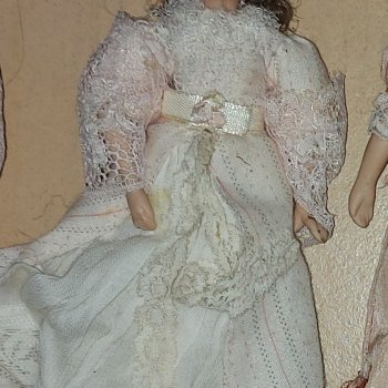 Опознать фарфорок для кукольного домика