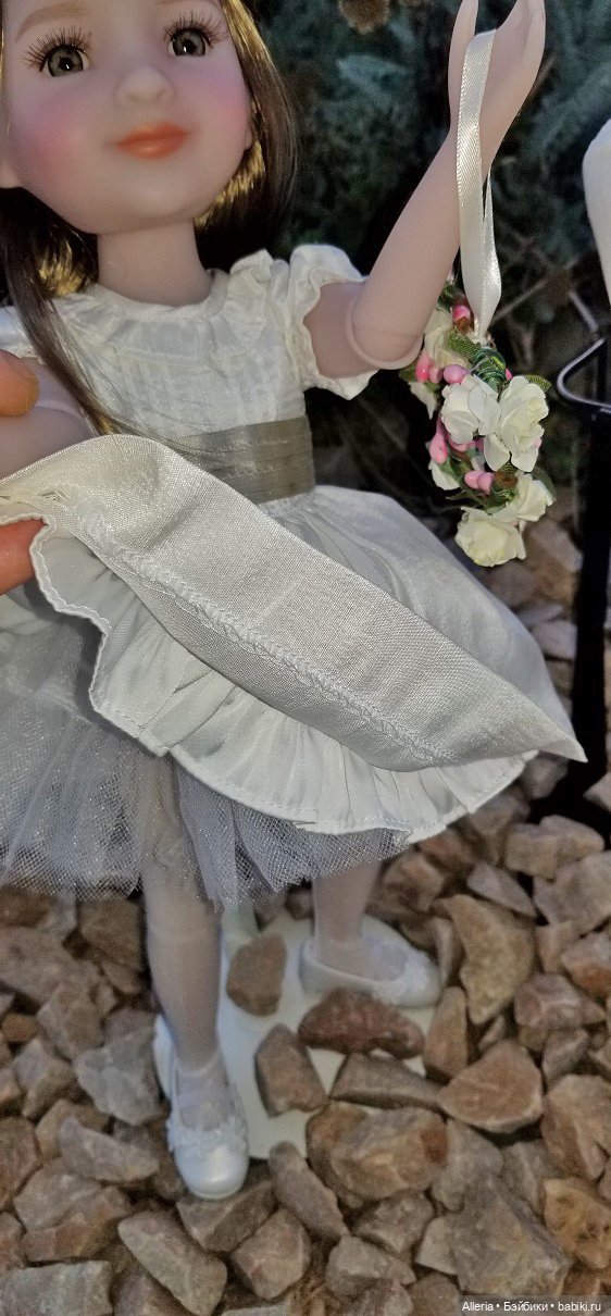 Ruby Red Galleria Fashion Friends CHARLOTTE & GEORGE (фото 8)