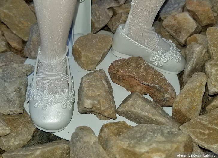 Ruby Red Galleria Fashion Friends CHARLOTTE & GEORGE (фото 6)