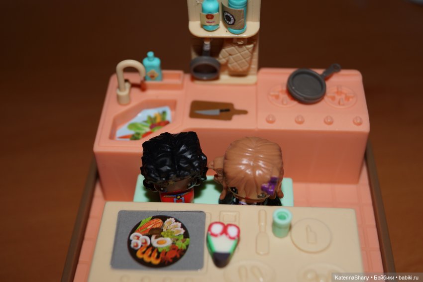 Чемоданчики Little Corner Welcom to Nana Friends и кто в них живёт (фото 9)