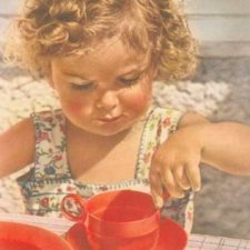 Кукольные домики 1950-60-х годов - Пластиковая посуда