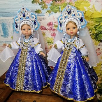 Две красавицы