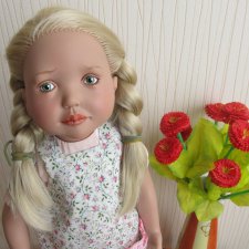 Третья - нежный любимый цветочек Рена Цвергназе