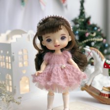 PDF Мастер-Класс по вязанию платья "Неженка" для кукол Xiaomi Monst