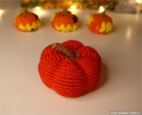 Вязаная компания на Хэллоуин