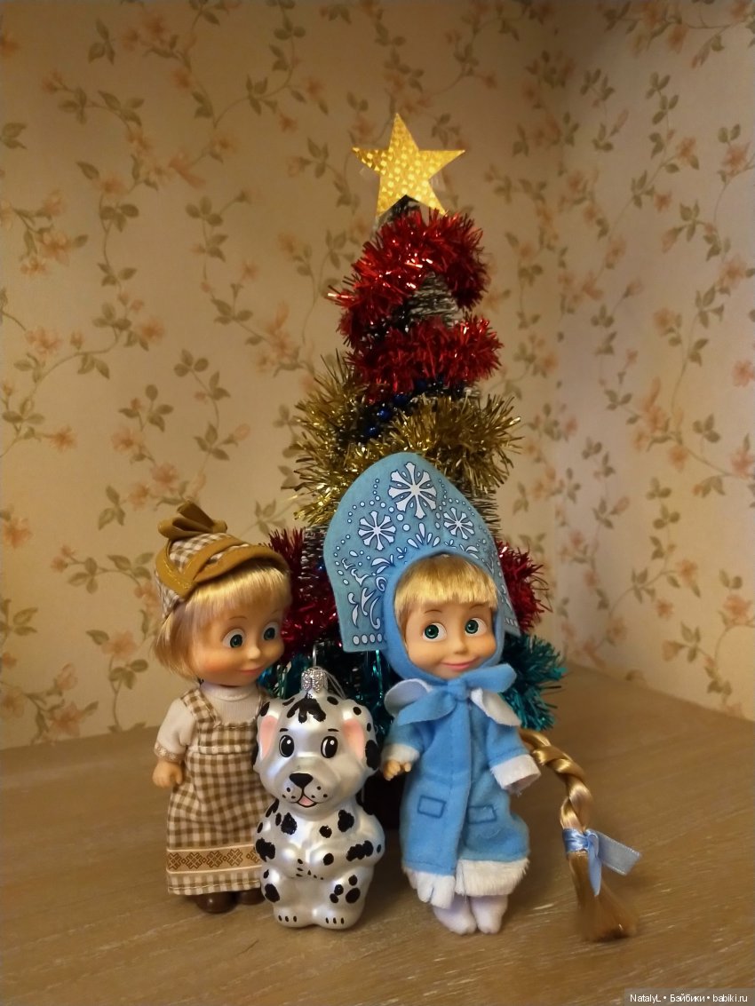 Машки на утреннике — Куклы Маша и Медведь (Simba): Маша в кармашке (фото 7)