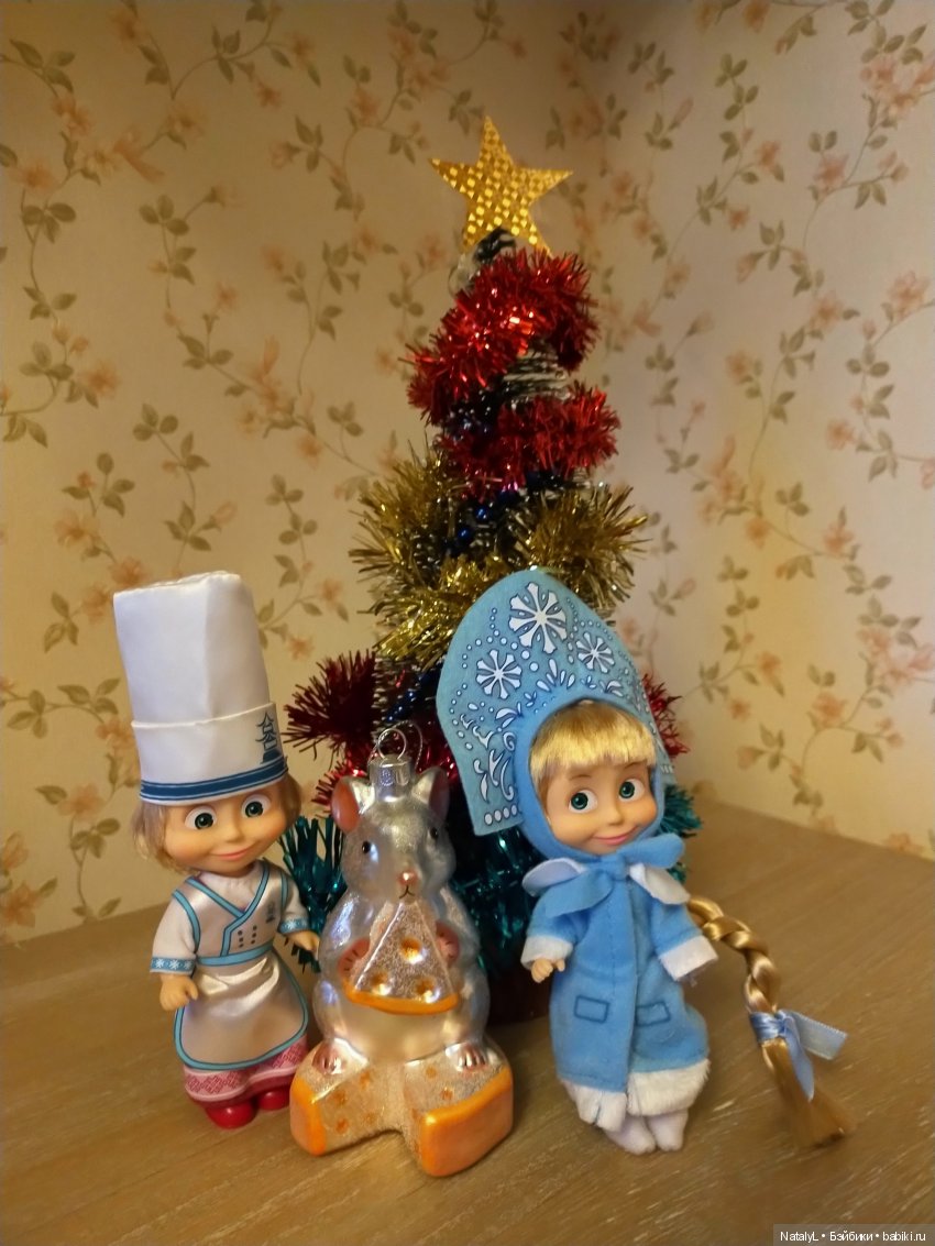 Машки на утреннике — Куклы Маша и Медведь (Simba): Маша в кармашке (фото 5)