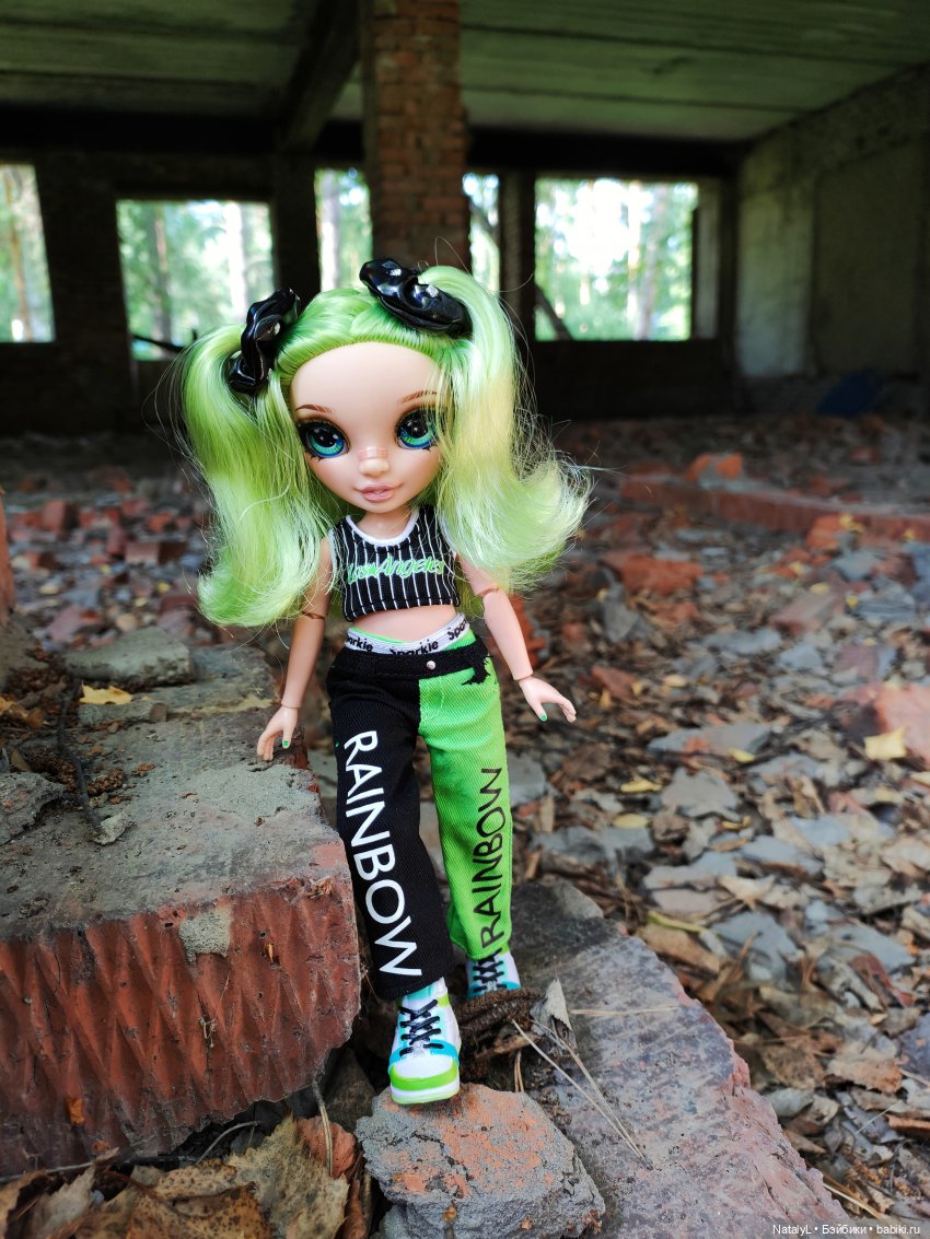 Джейд в индустриальных декорациях (фото 3)