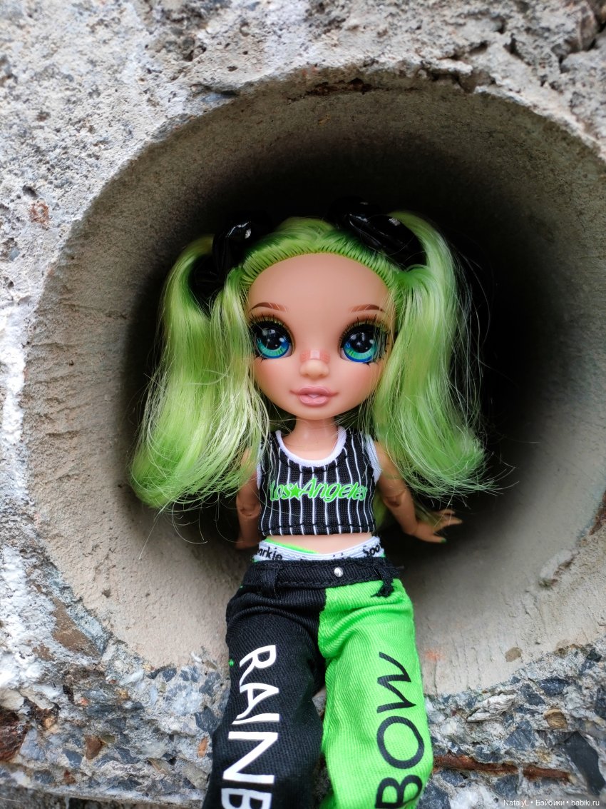 Джейд в индустриальных декорациях (фото 8)