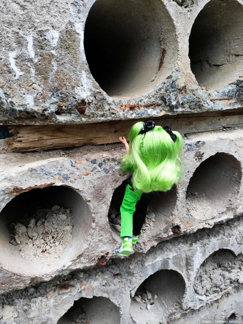 Джейд в индустриальных декорациях (фото 5)