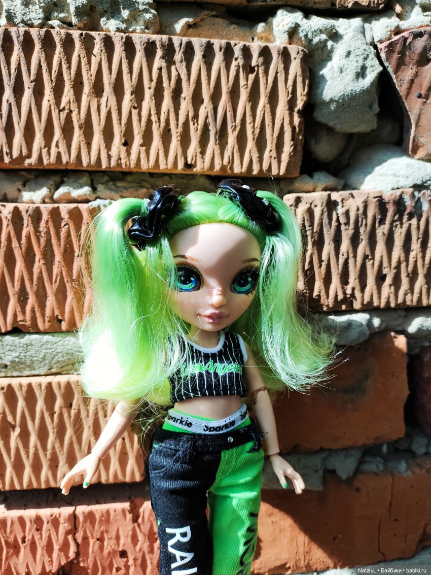 Джейд в индустриальных декорациях (фото 2)