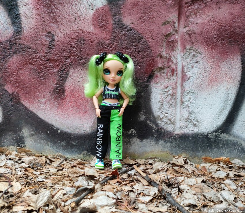 Джейд в индустриальных декорациях (фото 10)