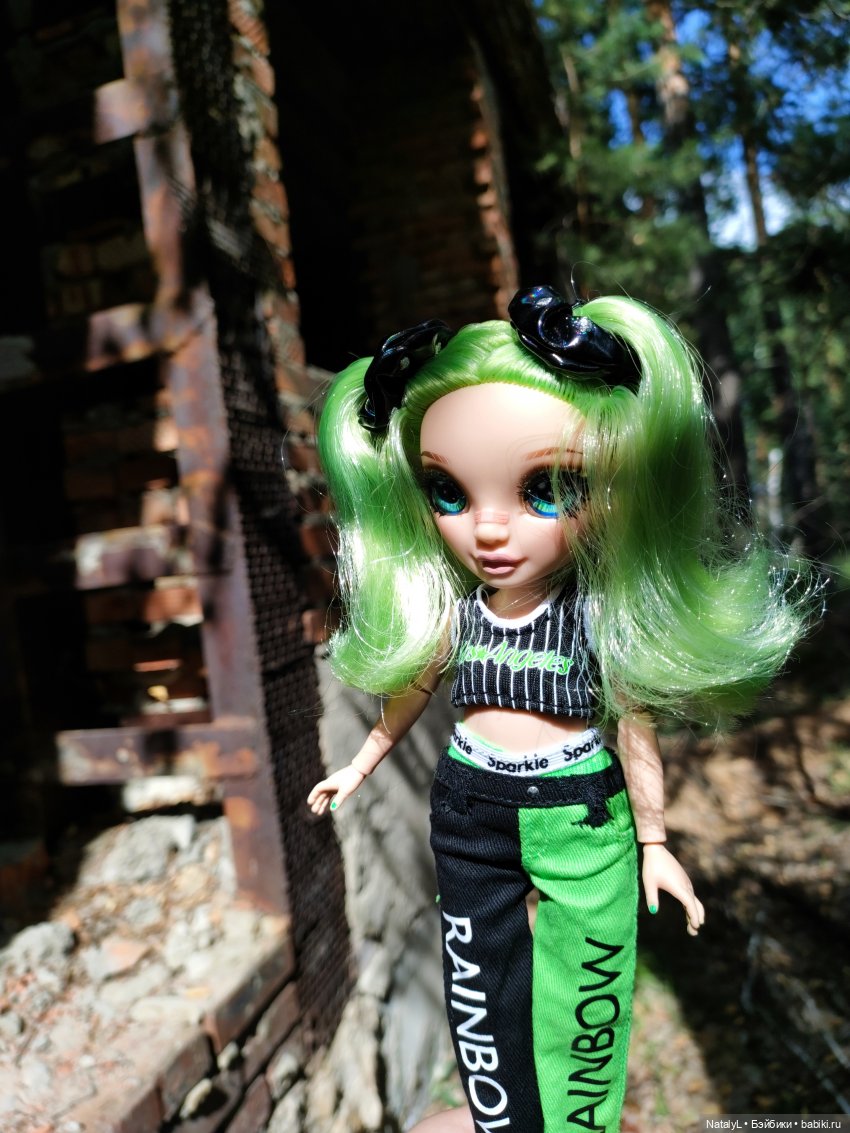 Джейд в индустриальных декорациях (фото 4)