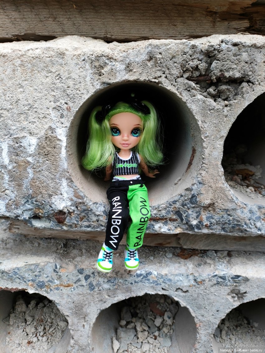 Джейд в индустриальных декорациях (фото 7)