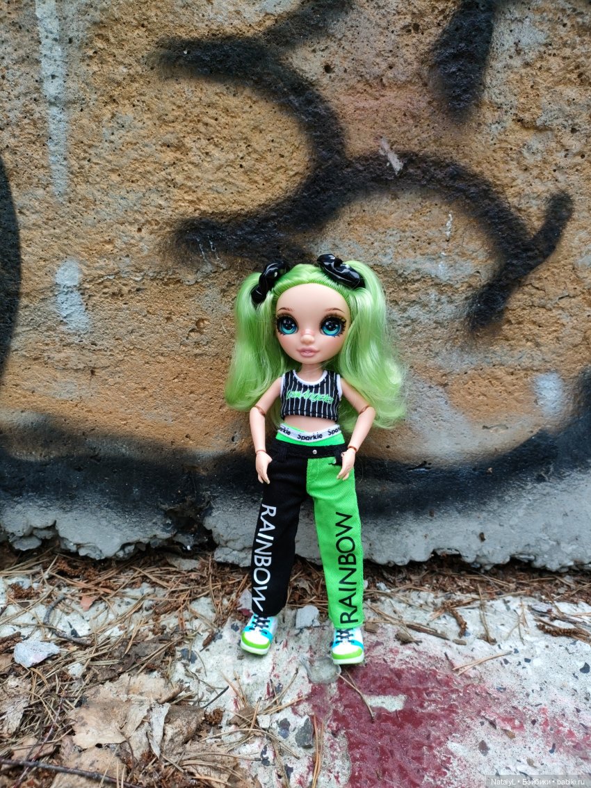 Джейд в индустриальных декорациях