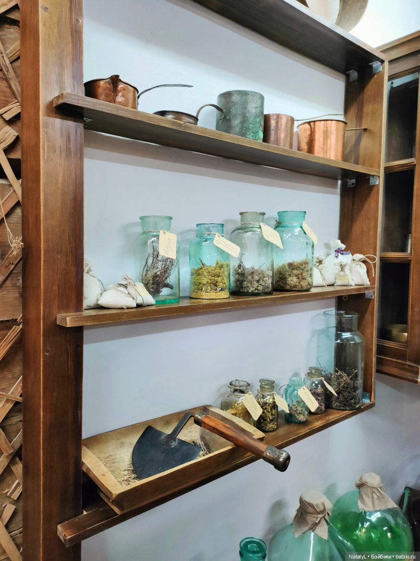 Джейд и музей "Горная аптека" в Барнауле