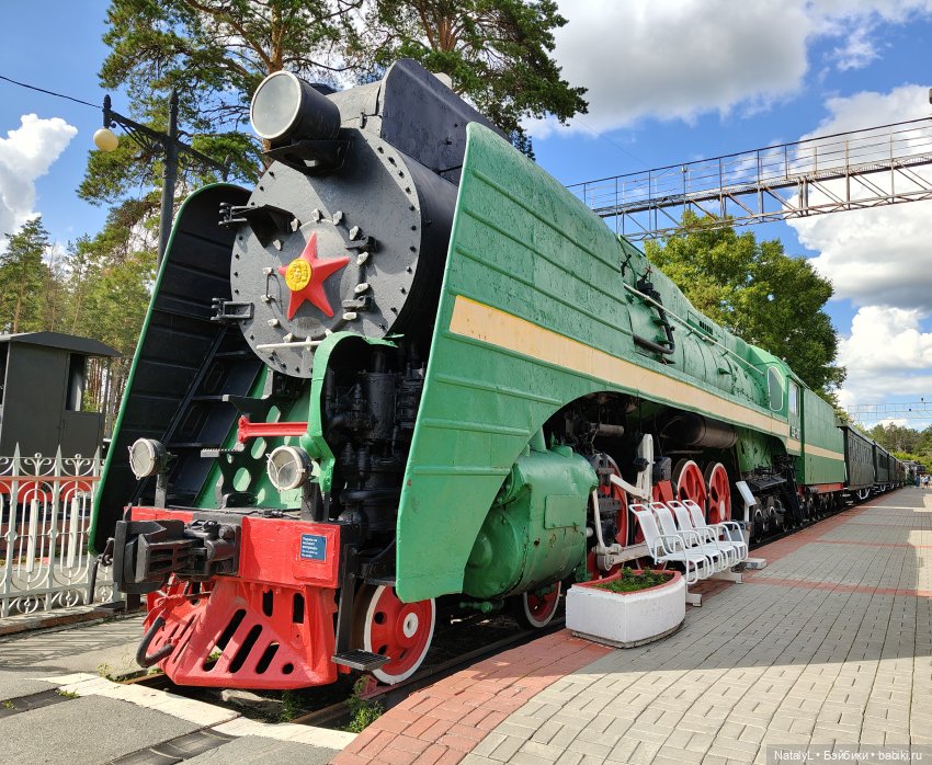 Прогулка по реке и музей паровозов