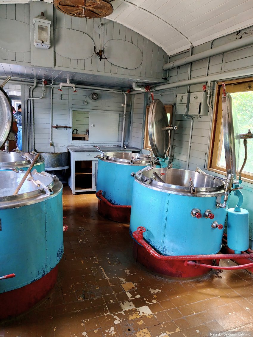 Прогулка по реке и музей паровозов