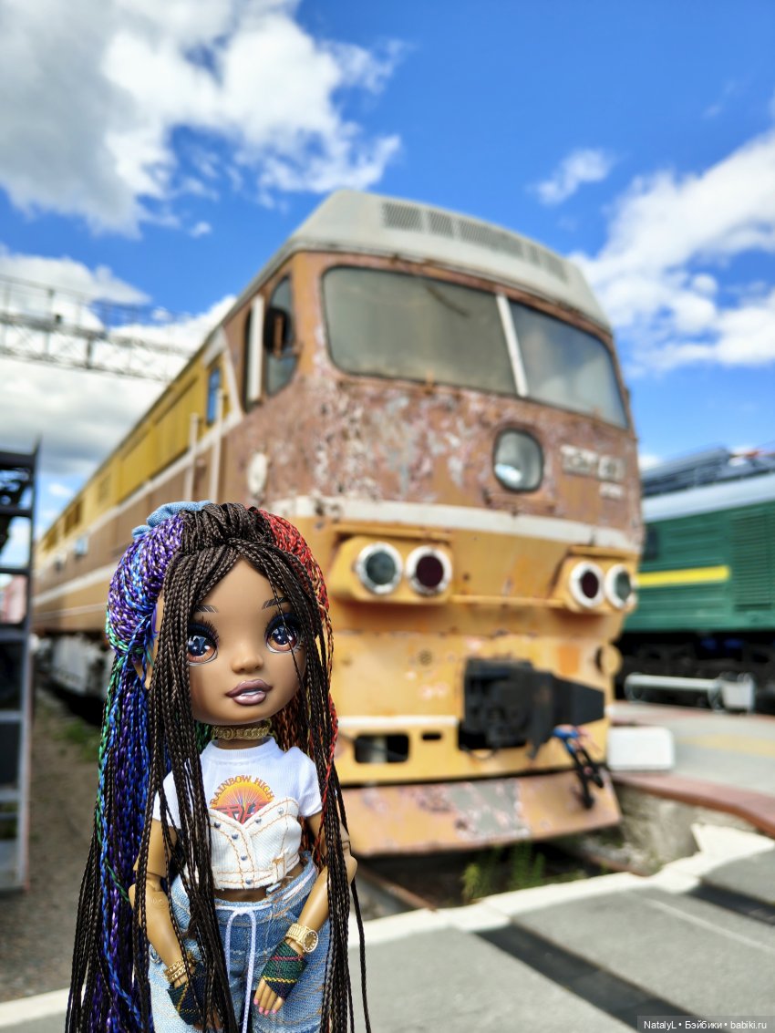 Прогулка по реке и музей паровозов