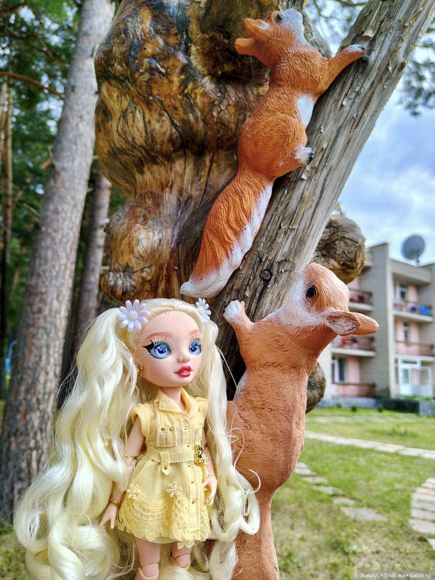 Девочка Ромашка и домик бабы Яги