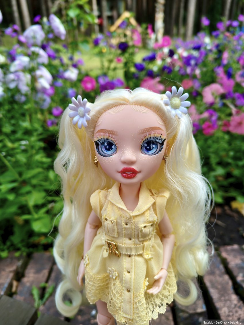 Девочка Ромашка и домик бабы Яги