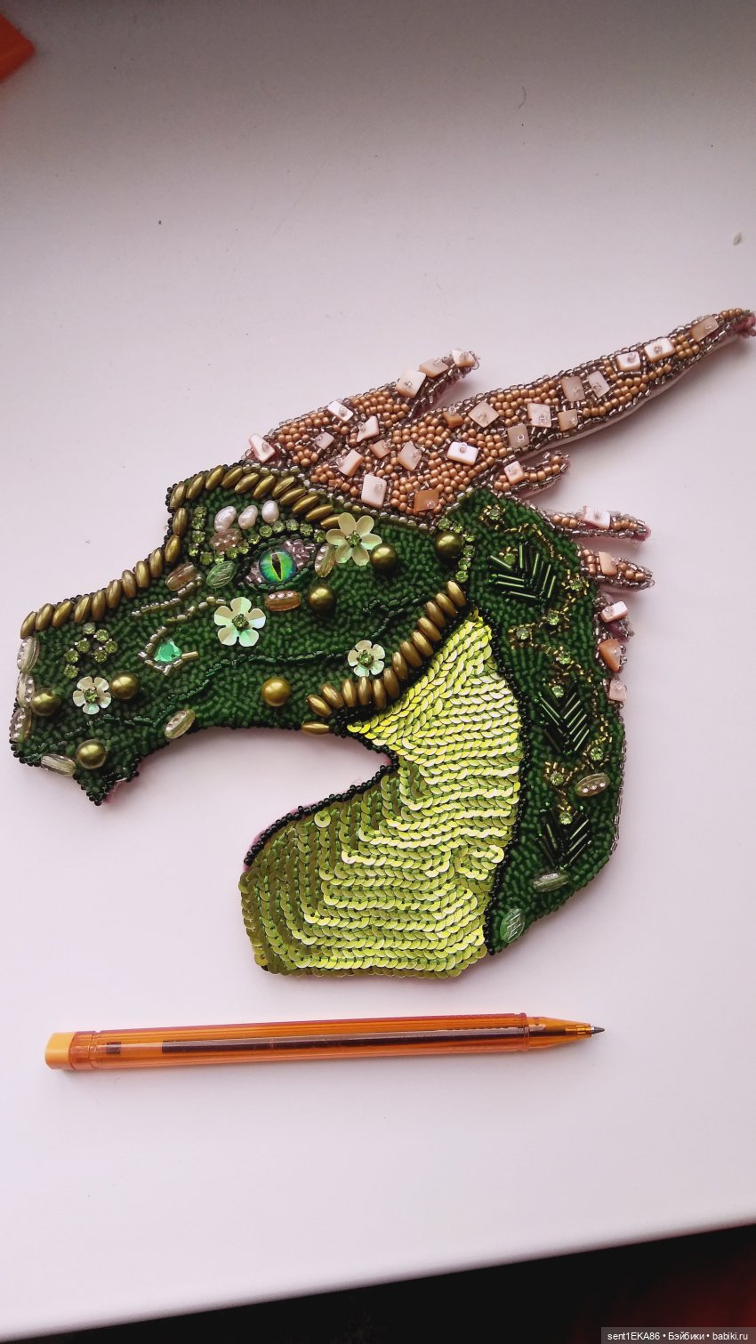 Шариковая ручка для обозначения размера