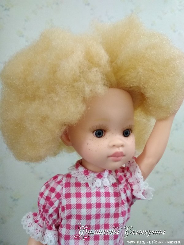 Вот так вылядят распущенные волосы Зариночки, правда уже начала делить на хвосты, и решила сфоткать процесс))