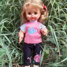 Ниночка на прогулке