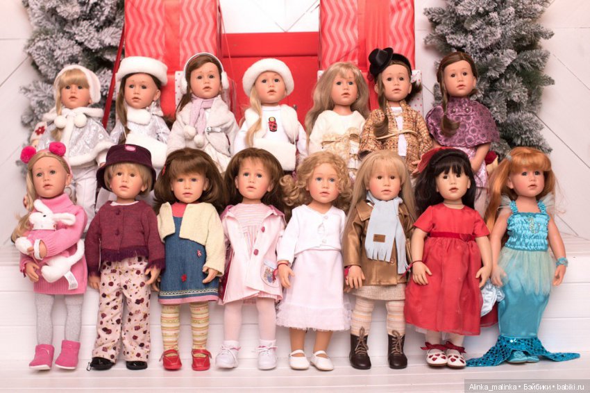 Первая группа, конечно же без всяких сомнений, это мои любимые снегурочки. Может многие со мной и не согласятся, но для меня это самый удачный молд Gotz, самый натуральный, самый живой. И сколько бы не было девочек-снегурочек, они всегда разные. Я их просто обожаю. Они ко мне приезжали из Германии, Англии, Франции, Штатов. Отдельное спасибо за трёх моих малышек Светлане (Vimsy). Я их покупала здесь на Бейбиках. Сначала у меня появились очаровашки Джулиана и Ллорейн, а потом приехала и застенчивая Бекки.