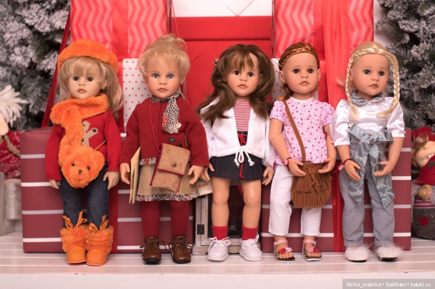Вторая группа, конечно же, девочки с молдом Жизели. У меня их не так много как снегурочек, здесь уже другая ценовая политика и попадаются в полном комплекте они реже, но люблю я их не меньше. Знакомьтесь, мои две Жизельки, Леатрис, Айла и Ангелика.