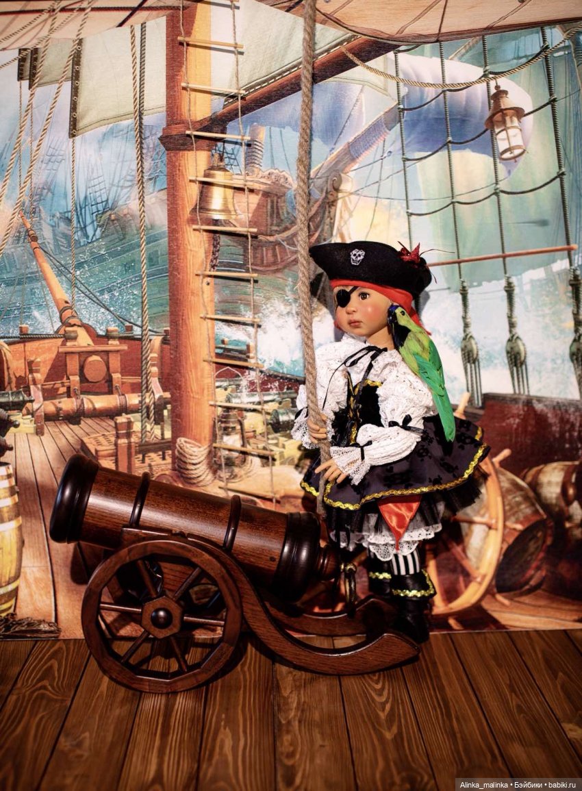 Бригантина подымает паруса