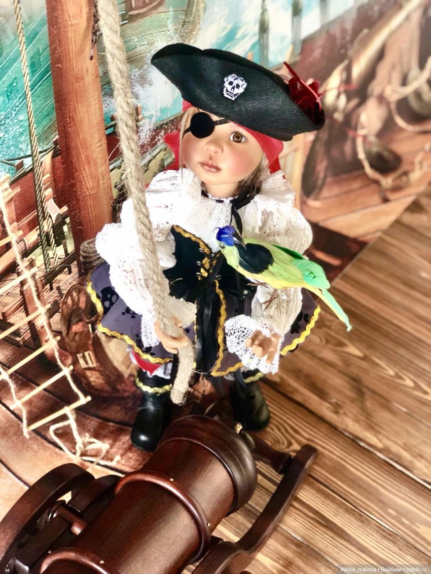 Бригантина подымает паруса