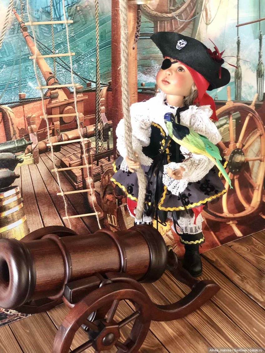 Бригантина подымает паруса