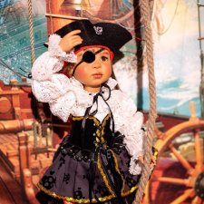 Бригантина подымает паруса