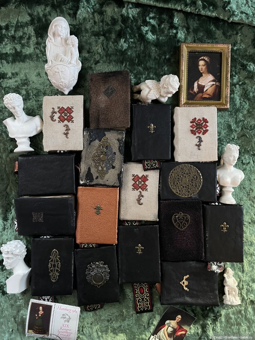 Создание книг — Авторские украшения и аксессуары для кукол: фото (фото 6)