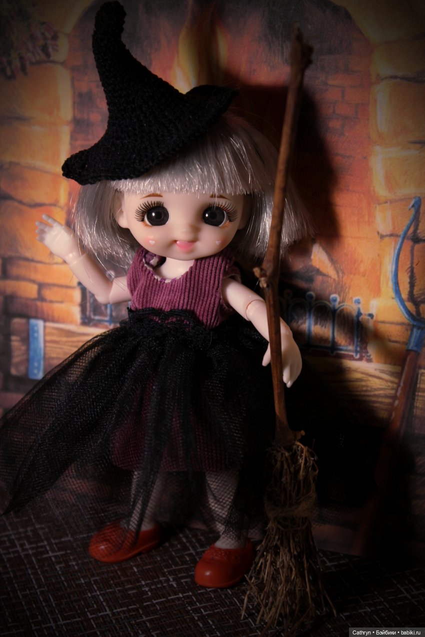 Одна шляпа и много ведьмочек