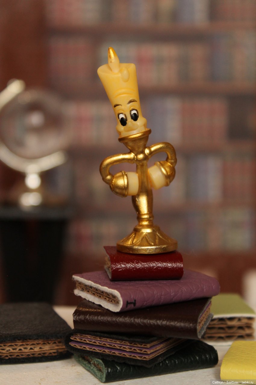 В библиотеке📖🌹❤️ — Куклы Disney Animators и Принцессы Диснея: Disney Store (фото 10)