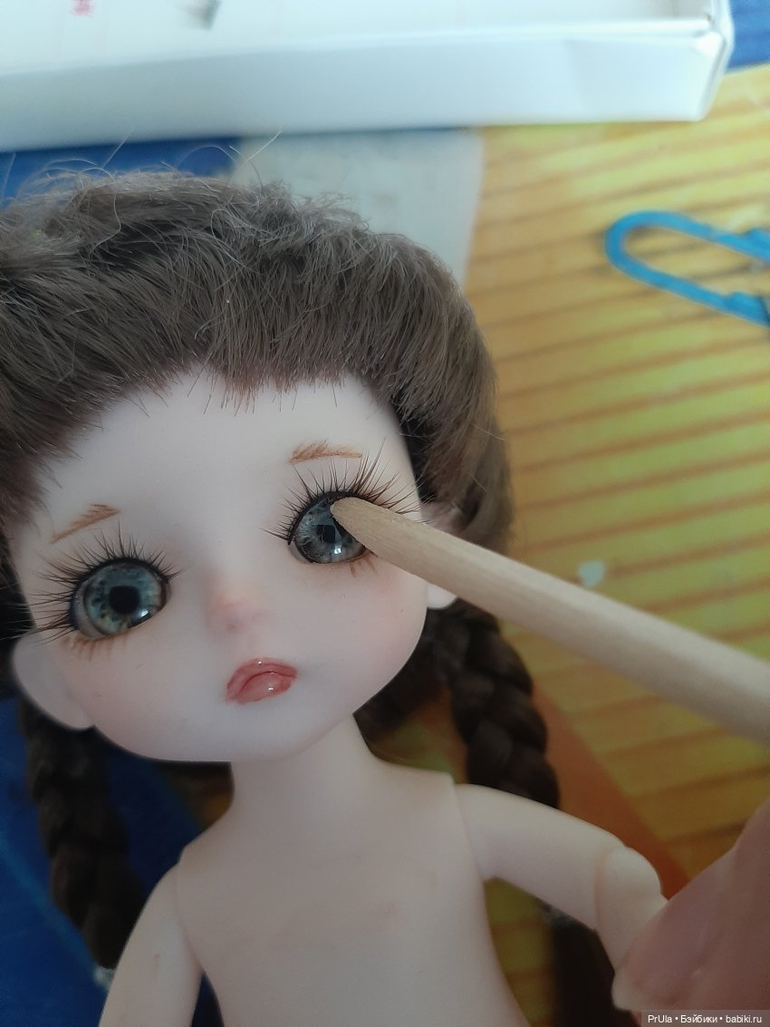 Как клею реснички куклам Я (фото 4)