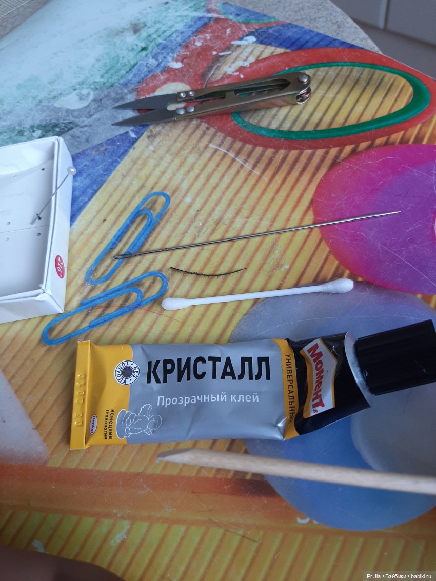 Как клею реснички куклам Я