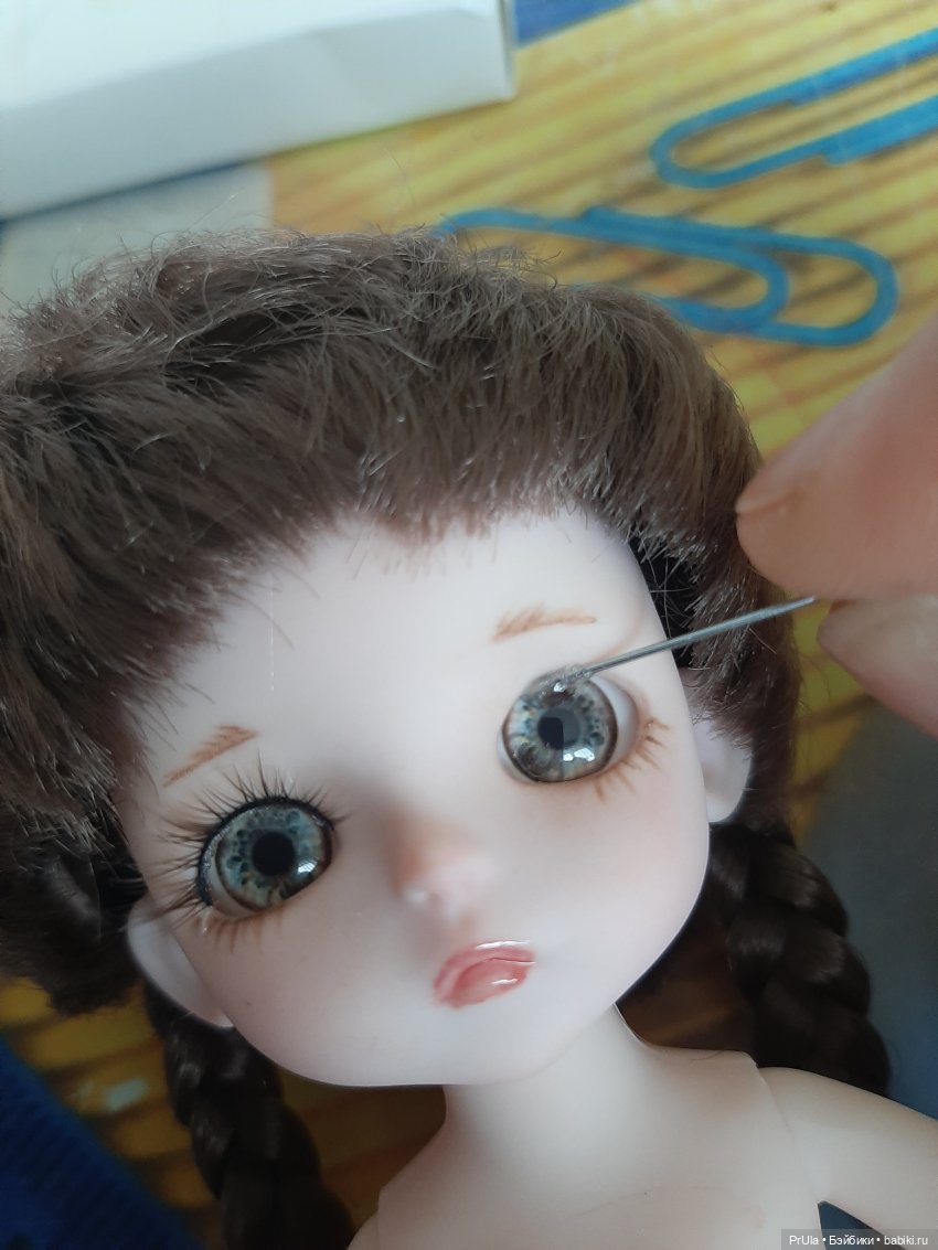 Как клею реснички куклам Я (фото 2)